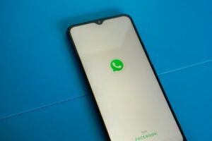 É seguro fazer empréstimo via WhatsApp? Descubra 5 alternativas